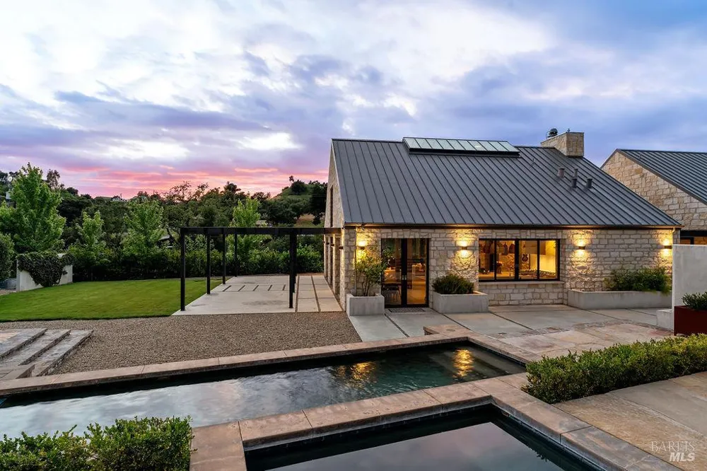5366 Linda Lane Santa Rosa, CA 95404