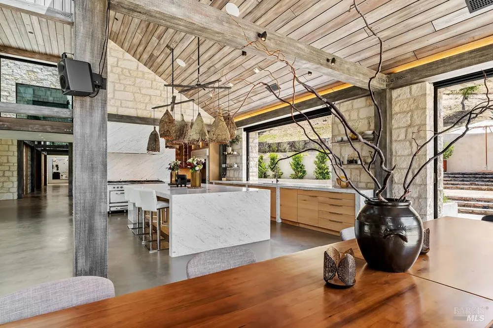 5366 Linda Lane Santa Rosa, CA 95404