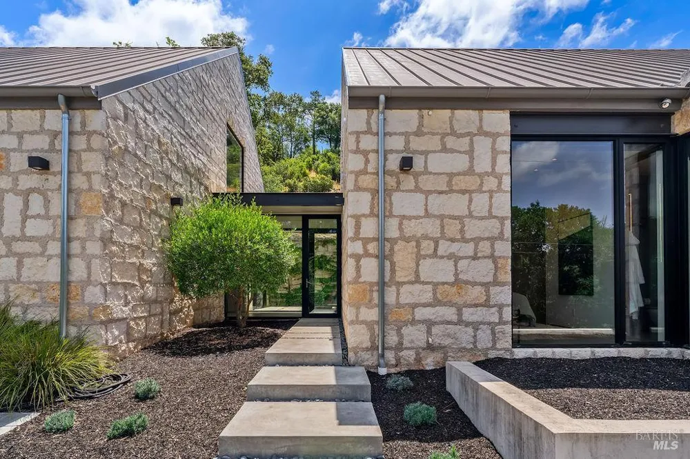 5366 Linda Lane Santa Rosa, CA 95404