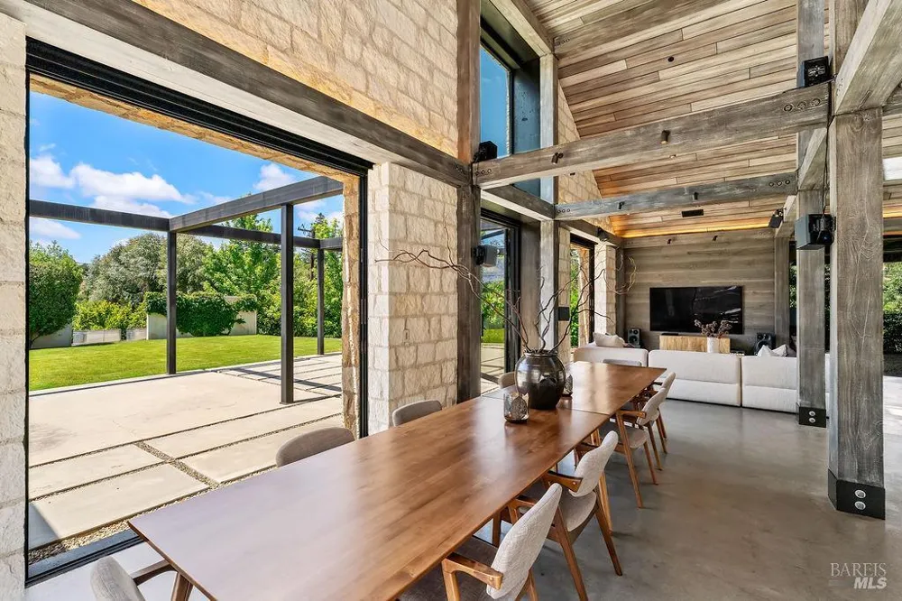 5366 Linda Lane Santa Rosa, CA 95404