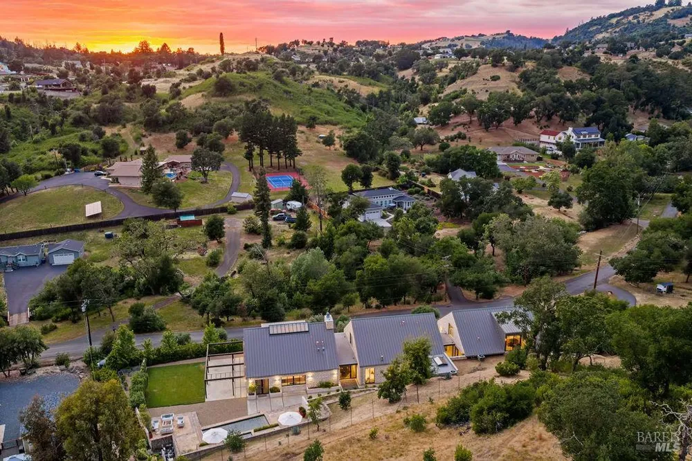 5366 Linda Lane Santa Rosa, CA 95404
