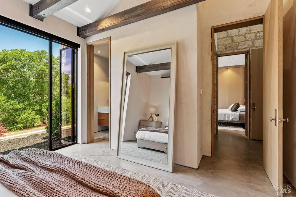 5366 Linda Lane Santa Rosa, CA 95404