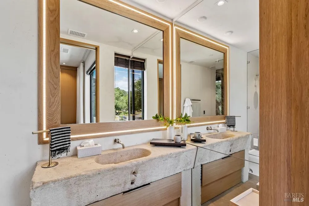 5366 Linda Lane Santa Rosa, CA 95404