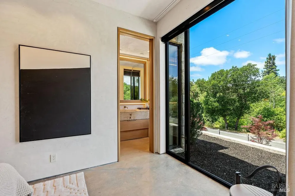 5366 Linda Lane Santa Rosa, CA 95404