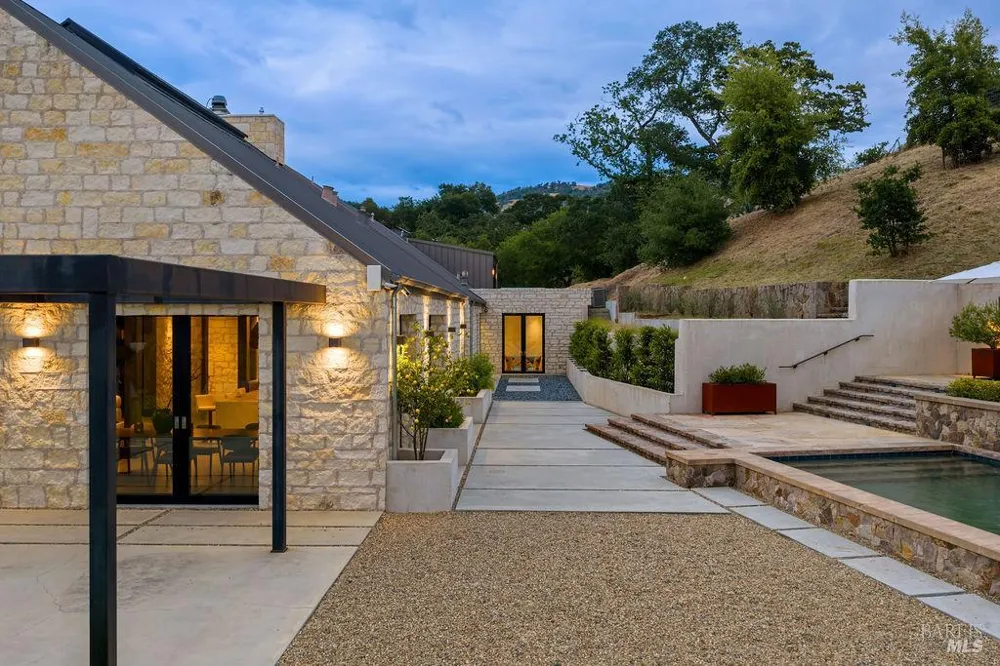5366 Linda Lane Santa Rosa, CA 95404