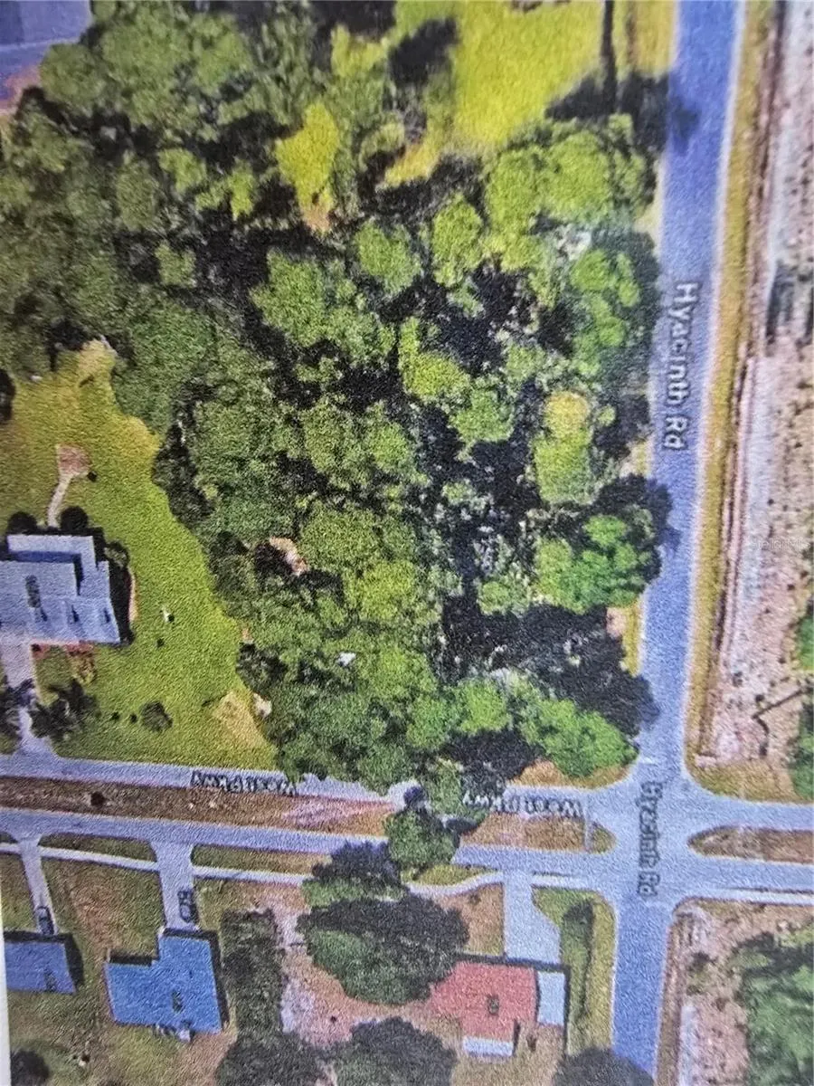 WEST PARKWAY Deland, FL 32724