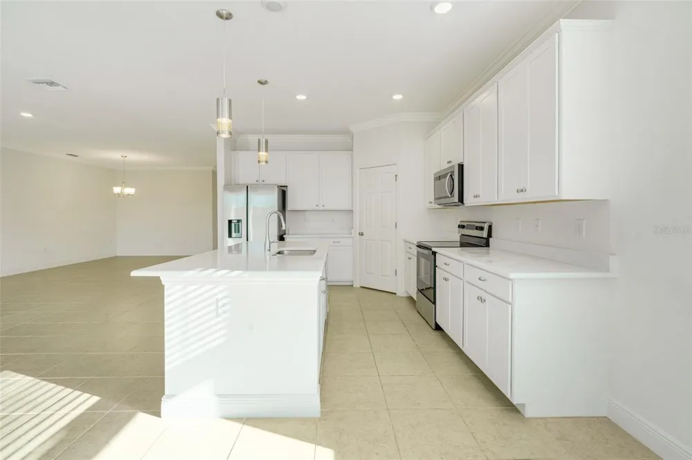 1452 SE 13TH TERRACE Cape Coral, FL 33990
