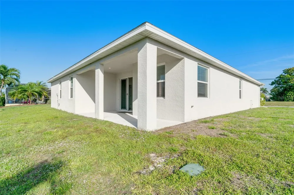 1452 SE 13TH TERRACE Cape Coral, FL 33990