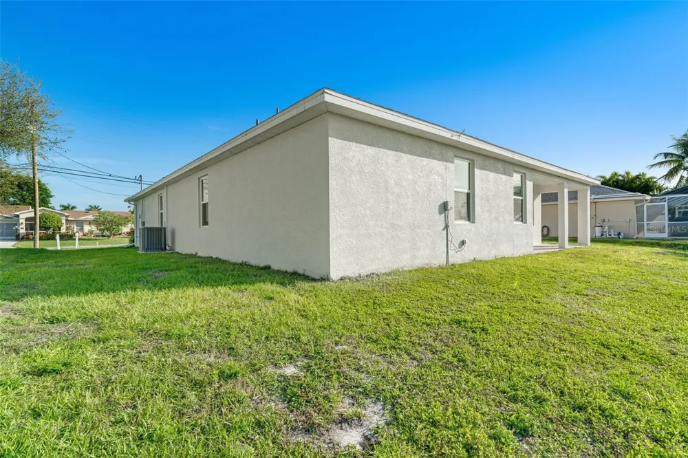1452 SE 13TH TERRACE Cape Coral, FL 33990
