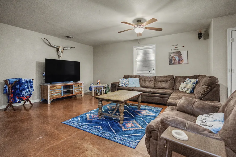 835 Wood Hollow Drive Weatherford, TX 76087