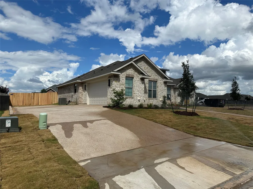 1033 Queen Elizabeth Drive Waco, TX 76657