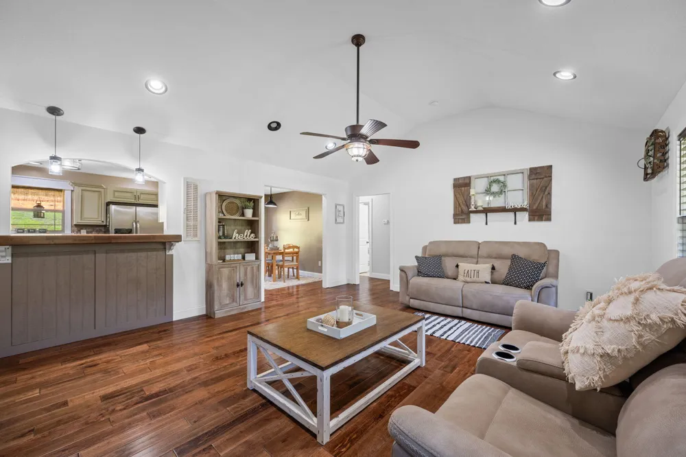 8851 Ra Griffith Highway Whitwell, TN 37397
