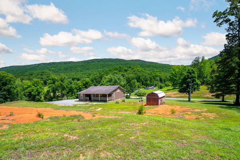 8851 Ra Griffith Highway Whitwell, TN 37397