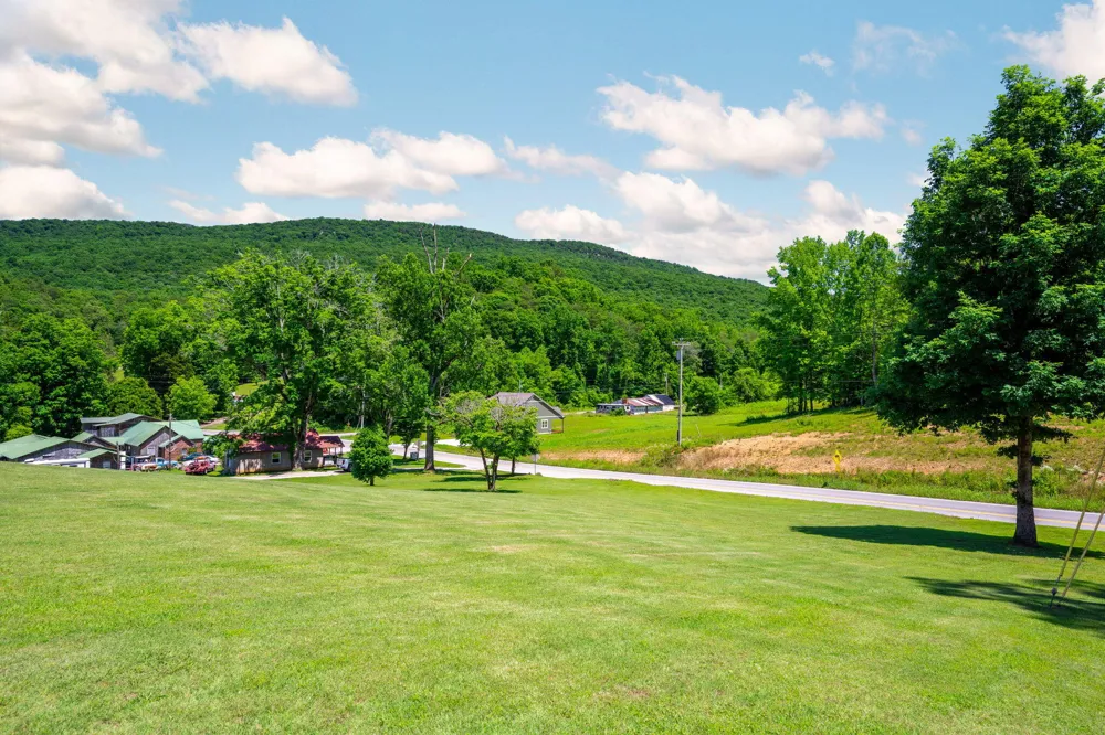 8851 Ra Griffith Highway Whitwell, TN 37397