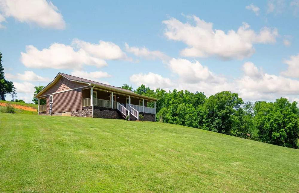 8851 Ra Griffith Highway Whitwell, TN 37397