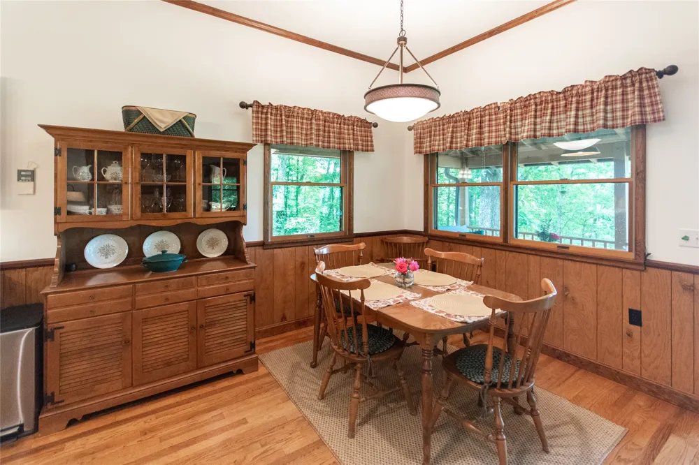 1424 Dowdle Mountain Road Franklin, NC 28734