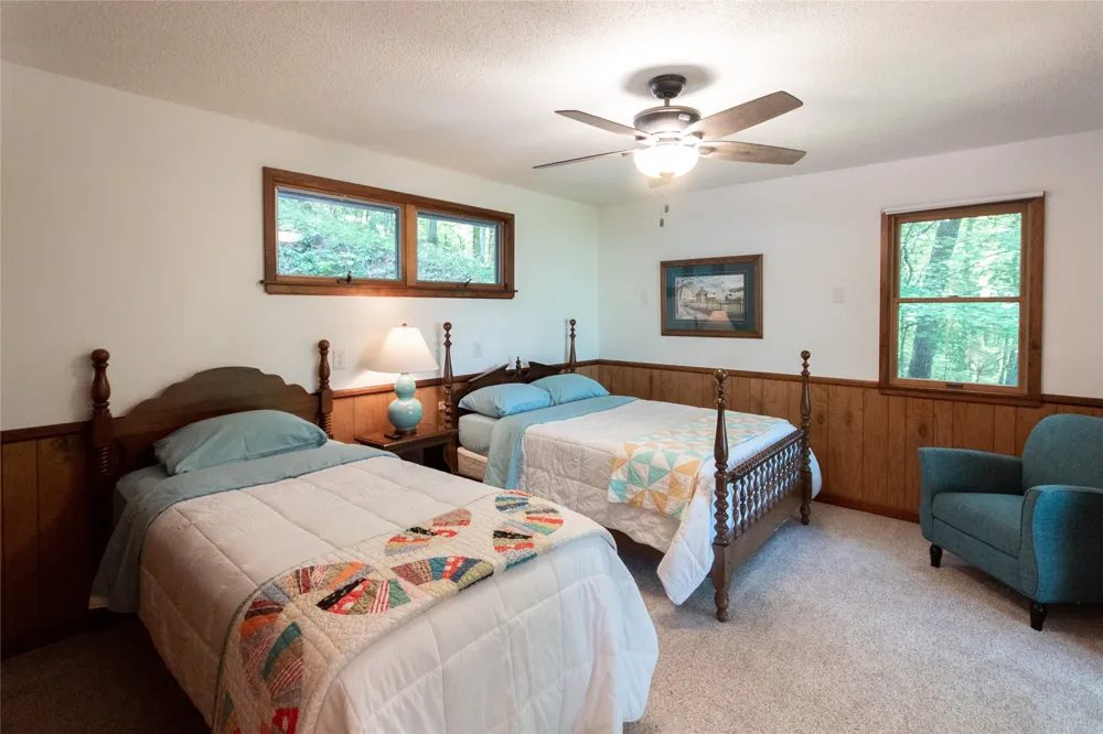 1424 Dowdle Mountain Road Franklin, NC 28734