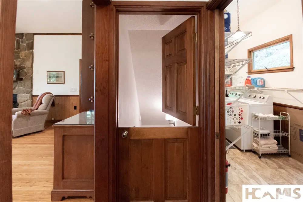 1424 Dowdle Mountain Road Franklin, NC 28734