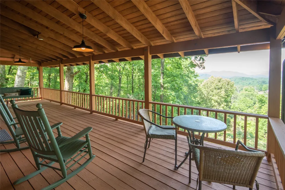 1424 Dowdle Mountain Road Franklin, NC 28734
