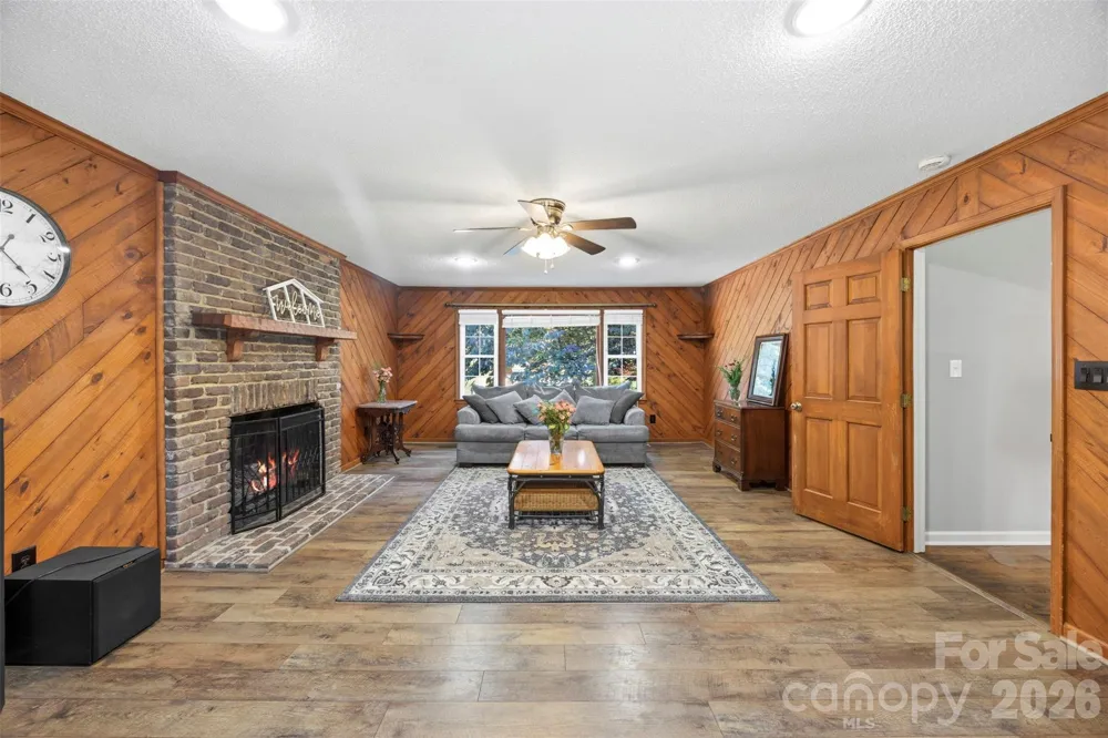 2106 Kings Drive Gastonia, NC 28056