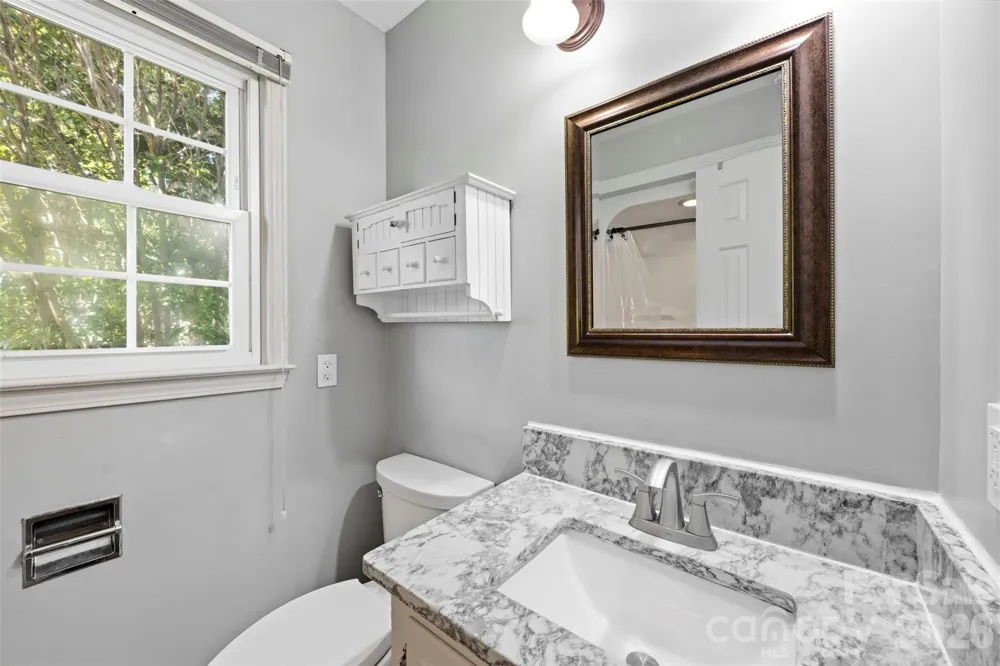 2106 Kings Drive Gastonia, NC 28056