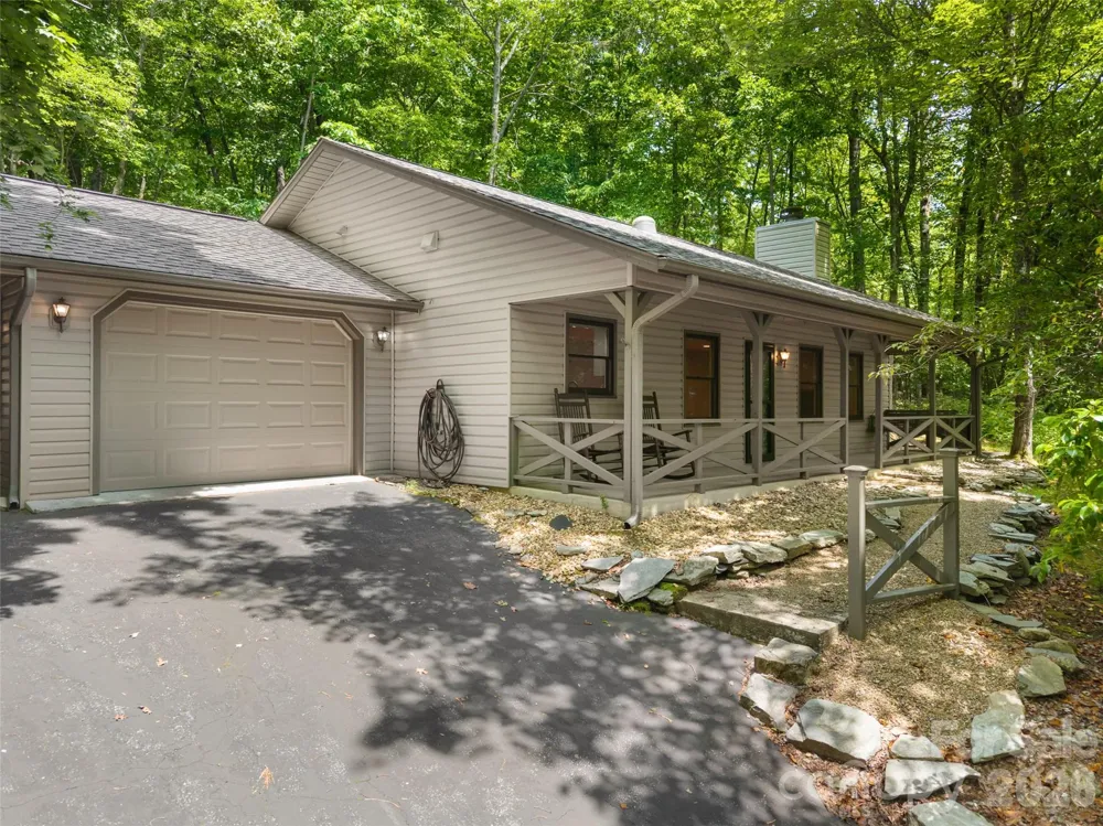 90 Cheestoonaya Way Brevard, NC 28712