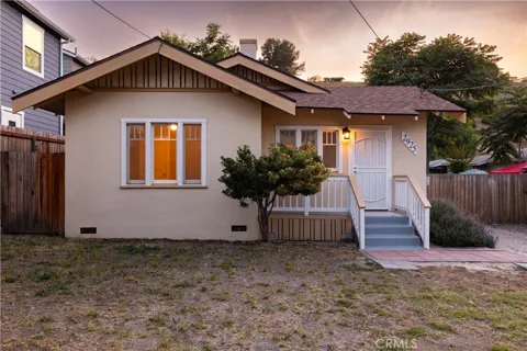 2925 Vine