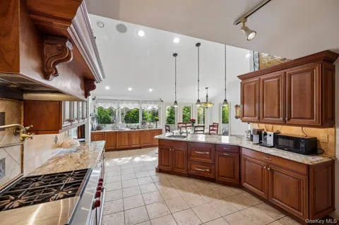 1304 Harbor Road