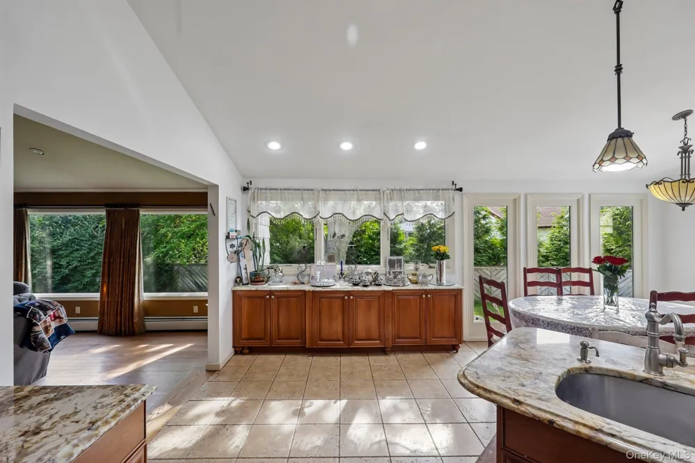 1304 Harbor Road Hewlett Harbor, NY 11557