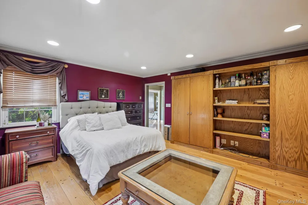 1304 Harbor Road Hewlett Harbor, NY 11557