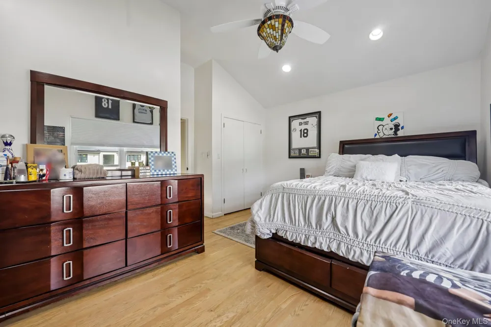 1304 Harbor Road Hewlett Harbor, NY 11557