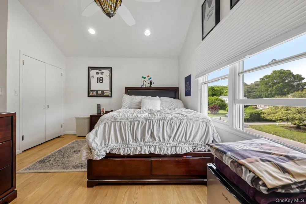 1304 Harbor Road Hewlett Harbor, NY 11557