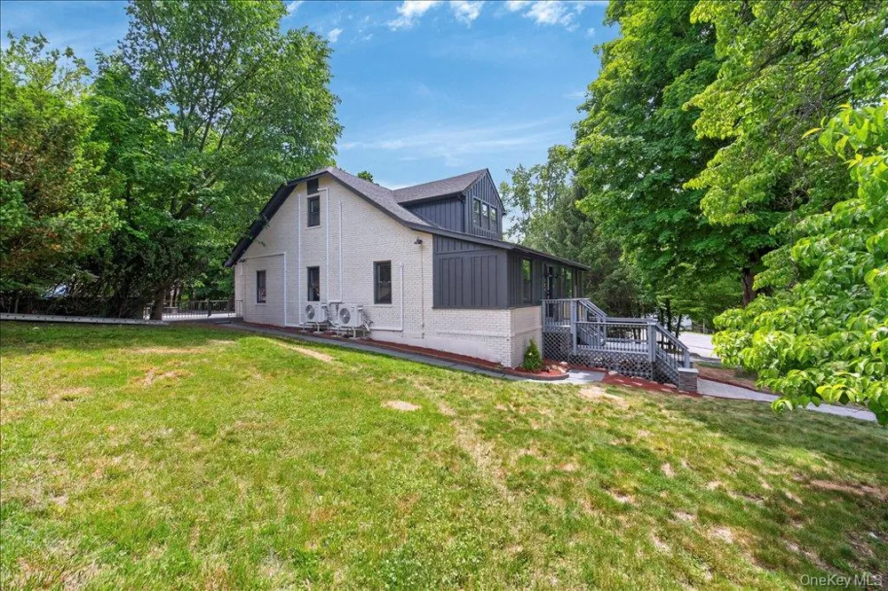 584 Shore Drive New Windsor, NY 12553