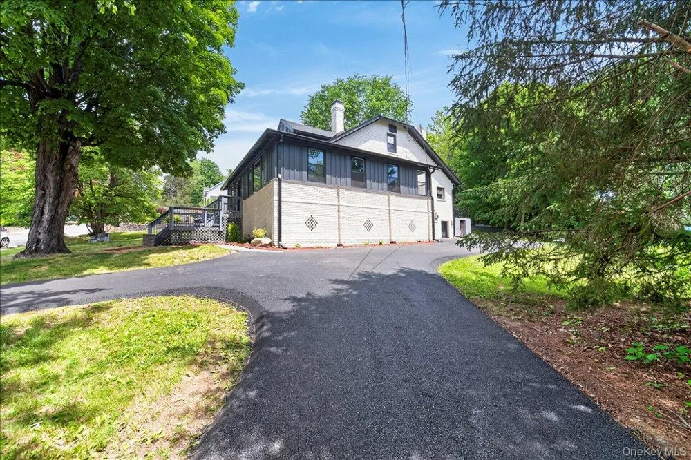 584 Shore Drive New Windsor, NY 12553