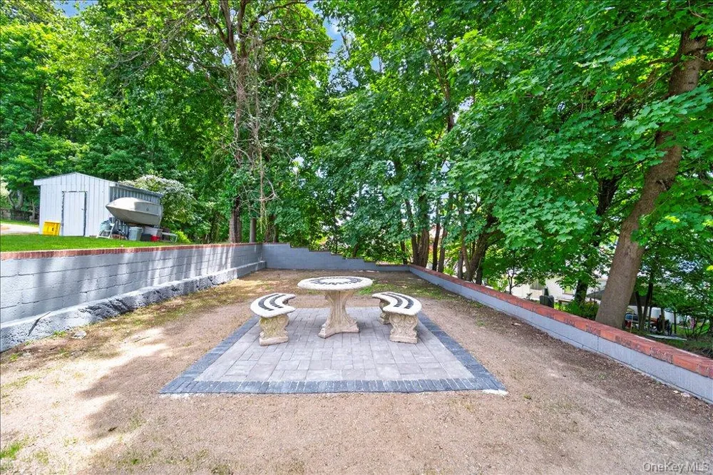 584 Shore Drive New Windsor, NY 12553