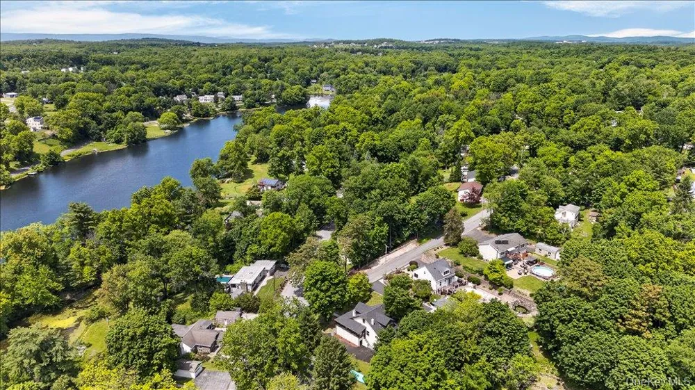 584 Shore Drive New Windsor, NY 12553
