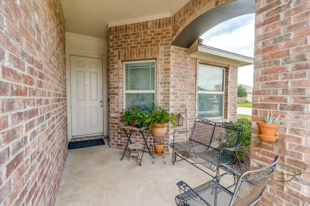 1618 Woodlands Drive Kyle, TX 78640