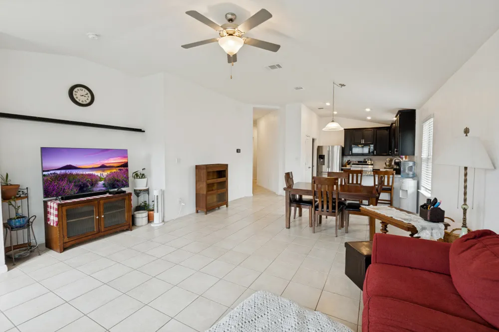 1618 Woodlands Drive Kyle, TX 78640