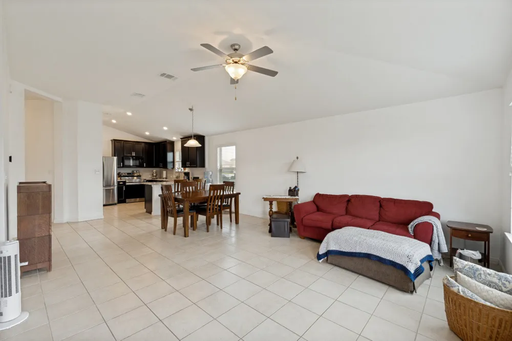 1618 Woodlands Drive Kyle, TX 78640