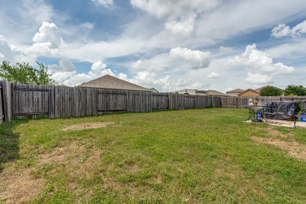 1618 Woodlands Drive Kyle, TX 78640