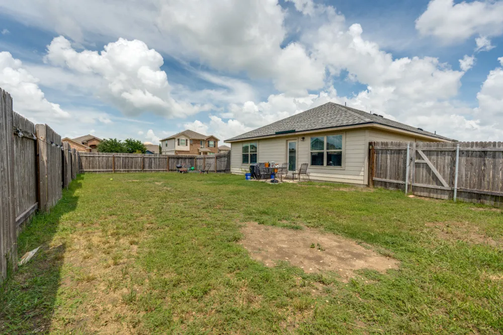 1618 Woodlands Drive Kyle, TX 78640