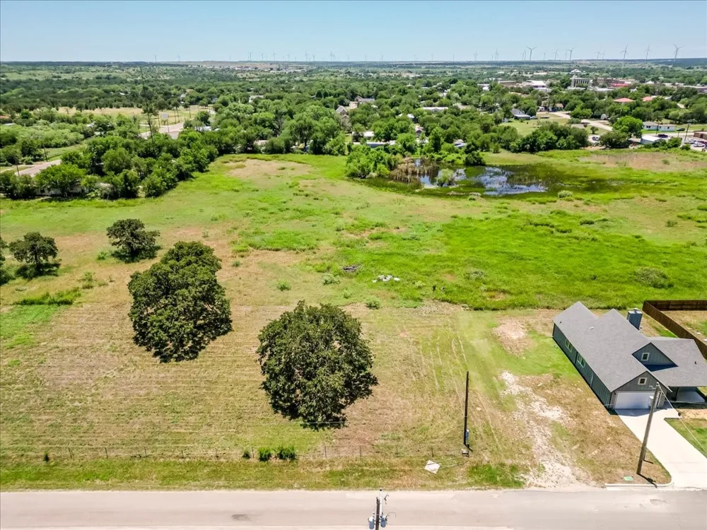 Oakwood Avenue Jacksboro, TX 76458