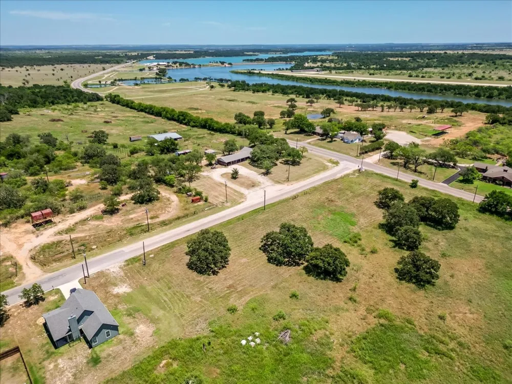 Oakwood Avenue Jacksboro, TX 76458