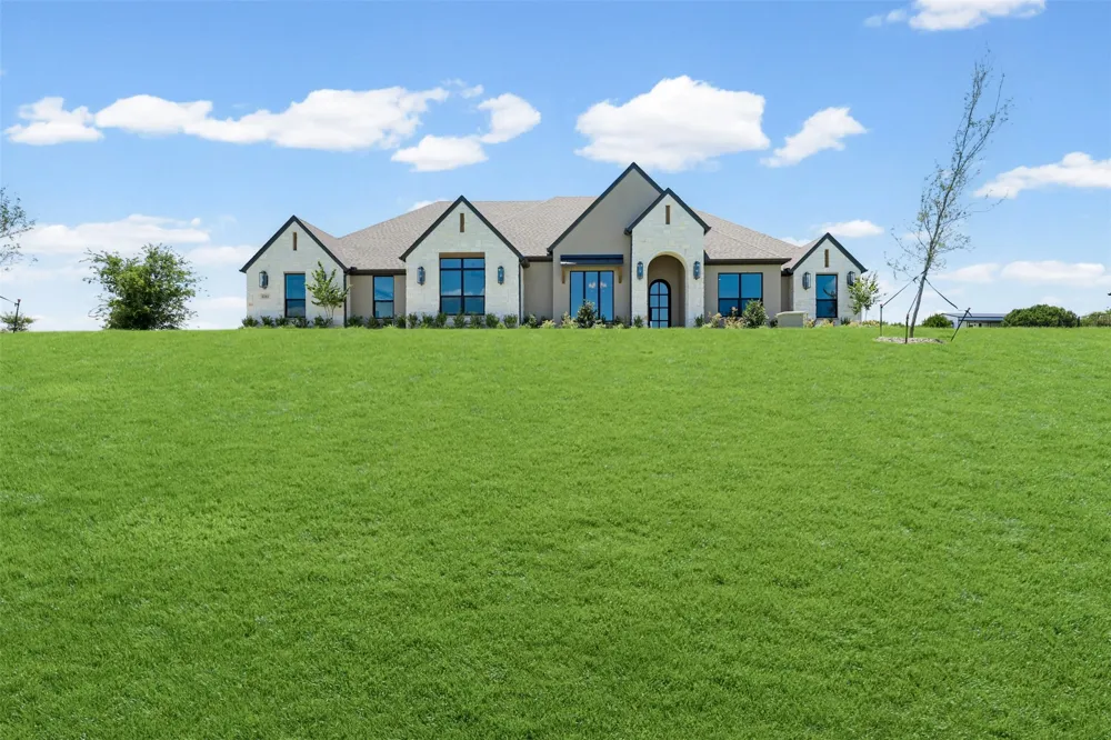 2212 Cotton Tail Way Cresson, TX 76035