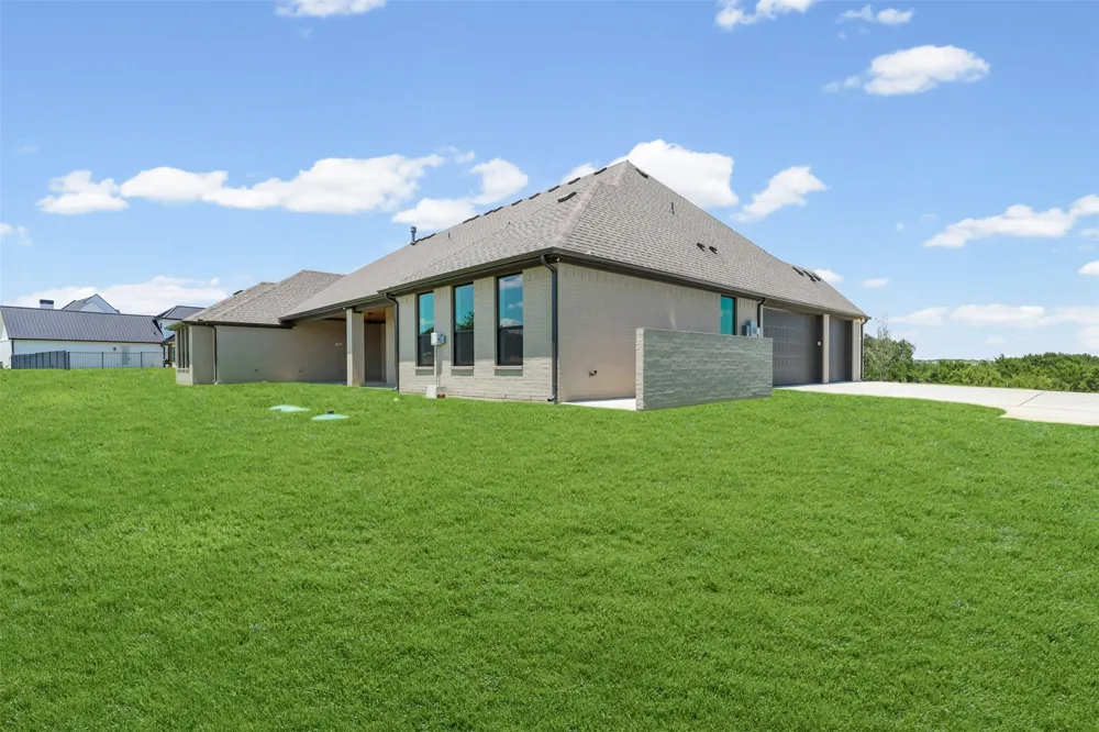 2212 Cotton Tail Way Cresson, TX 76035