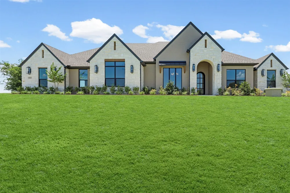 2212 Cotton Tail Way Cresson, TX 76035
