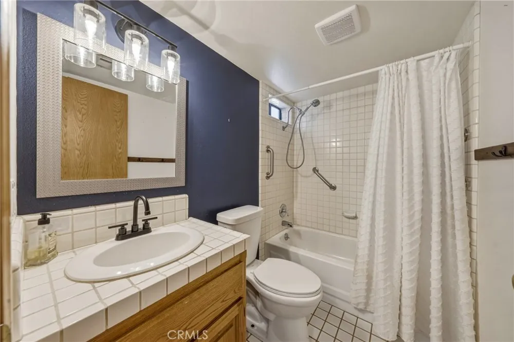 3223 Compton Avenue Lakeport, CA 95453