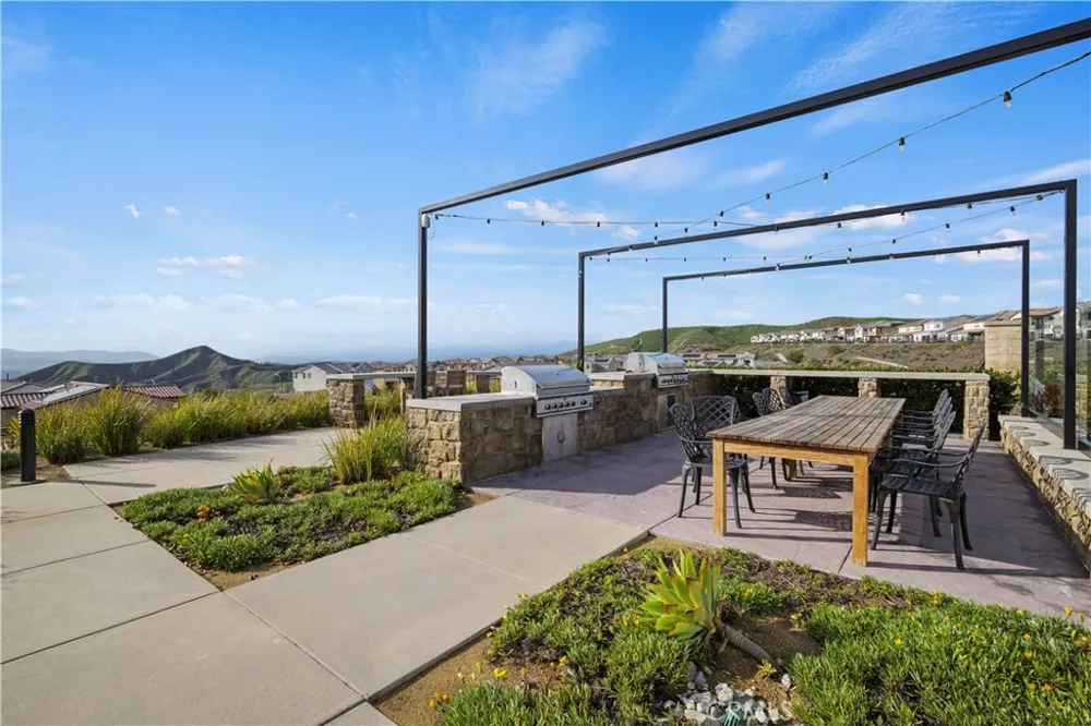28631 Bloom Saugus, CA 91350