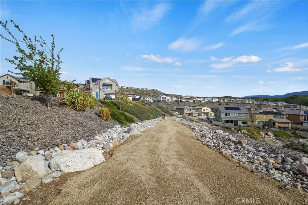 28631 Bloom Saugus, CA 91350