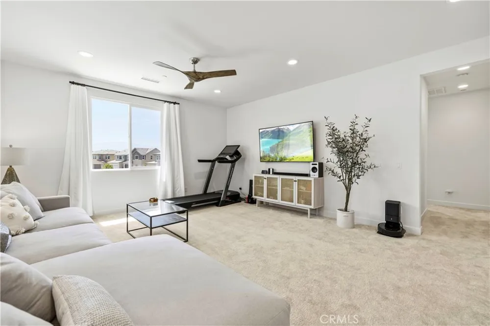 28631 Bloom Saugus, CA 91350
